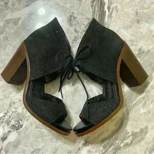 Gianni Bini Shoes Womens Size 9.5 Black Block Heel Lace Leather Peep Toe Cutout